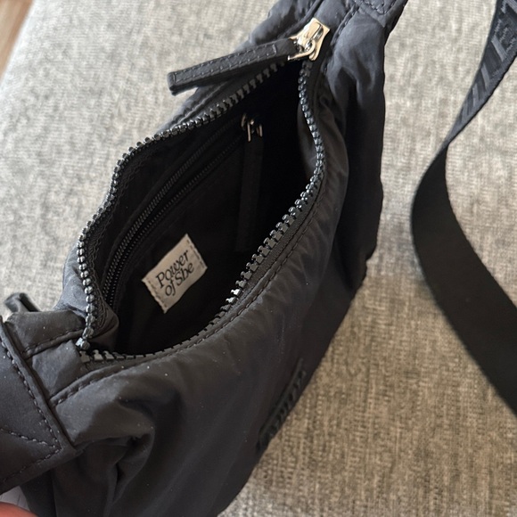 Athleta Mini Crescent Bag Crossbody - Picture 4 of 4